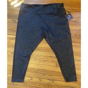 NWT AVA & VIV Capri Pants Women’s Plus 3X Black